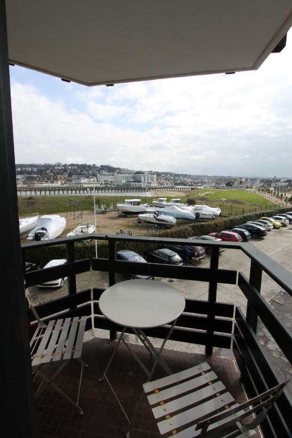 Marina Estacade Apartment
